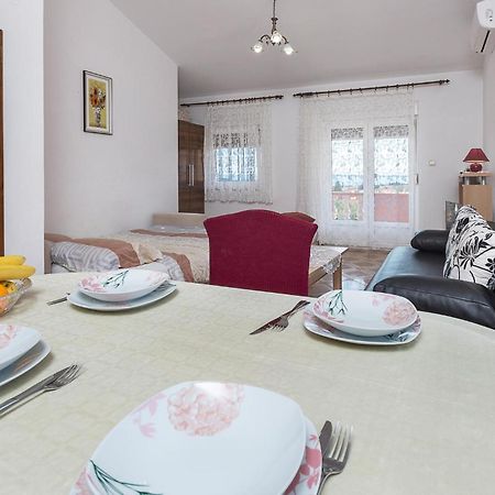 Lovely Apartment In Betiga With Wifi Барбарига Экстерьер фото