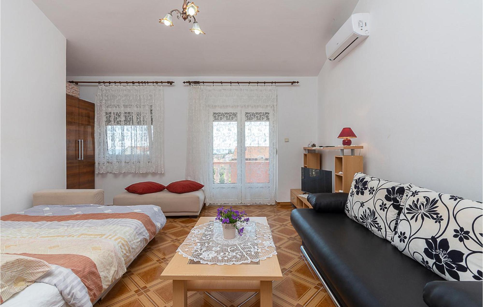 Lovely Apartment In Betiga With Wifi Барбарига Экстерьер фото